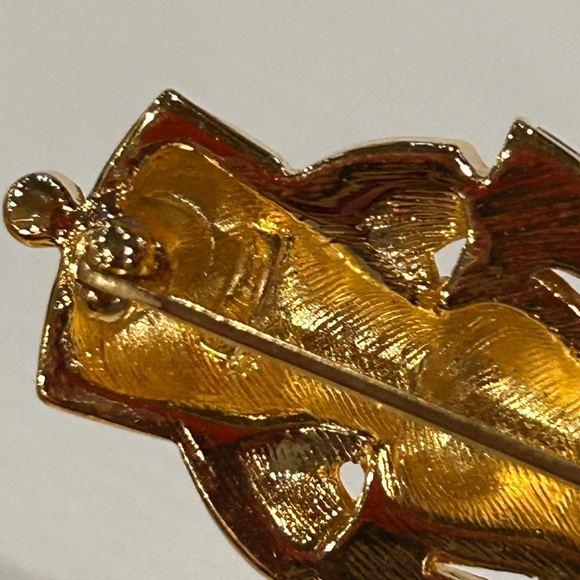 VINTAGE MONET SIGNED NUTCRACKER SOLDIER HOLIDAY BROACH PIN…ENAMEL/RHINESTONE - Picture 7 of 7